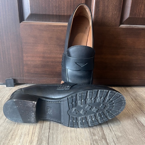 Frye Black Leather Loafers - Picture 5 of 6